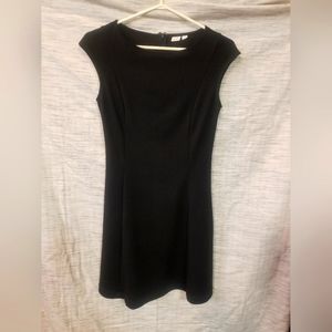 Gap 02 little black dress